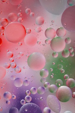 Renkli çemberlerden soyut duvar kağıdı