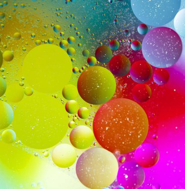 Renkli çemberlerden soyut duvar kağıdı