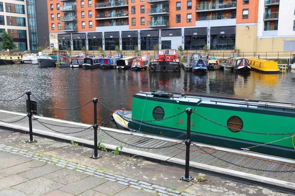 Leeds waterway, Reino Unido —  Fotos de Stock