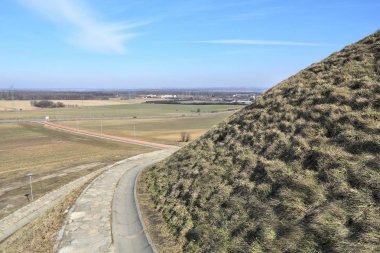 Kurtuluş Höyük, Polonya