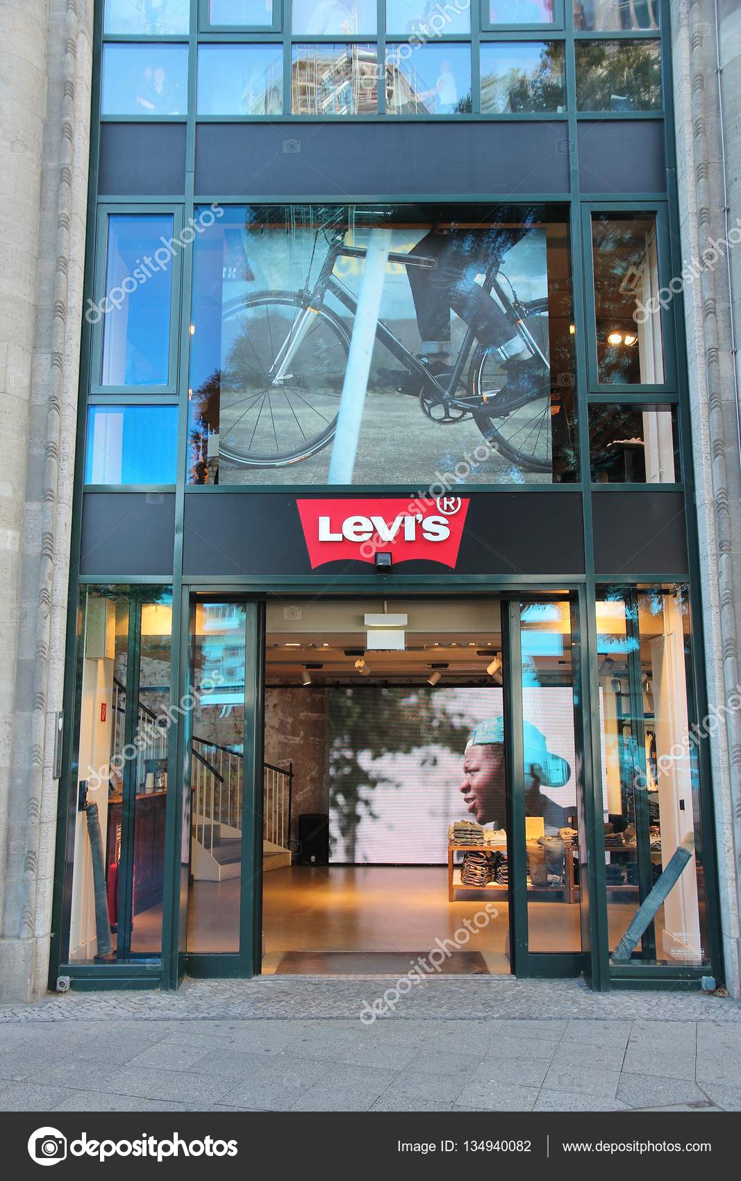 levis lotte shopping avenue