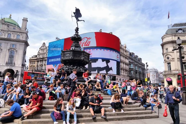 London Storbritannien - Piccadilly Circus — Stockfoto