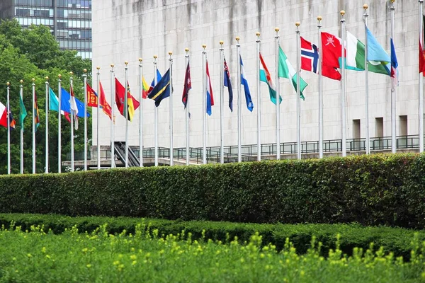 Banderas nacionales en la ONU —  Fotos de Stock