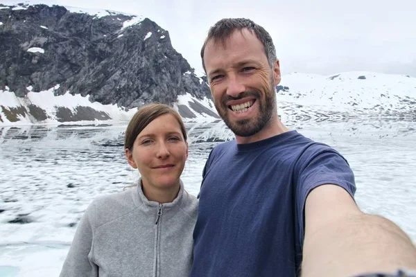 Paar vakantie in Noorwegen — Stockfoto