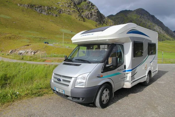 Camper in Noorwegen — Stockfoto