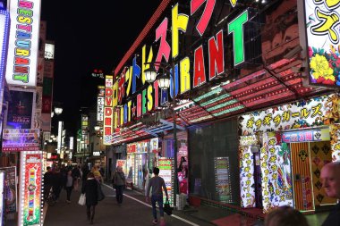 Robot Restoran, Shinjuku