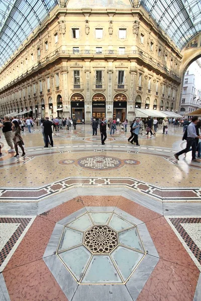 Milán, Italia - galería de Vittorio Emmanuele II — Foto de Stock