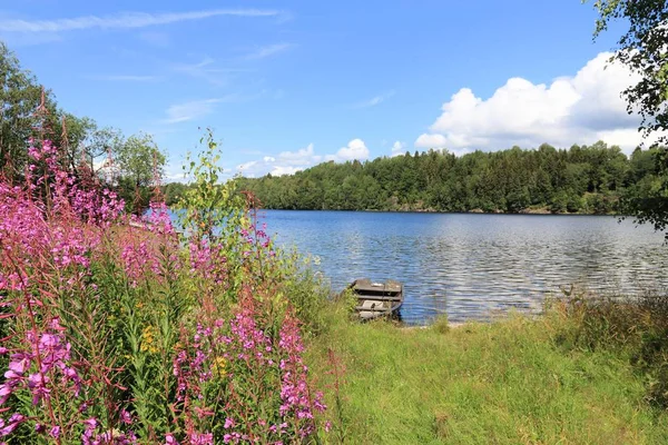 Noorwegen lake - Scandinavië plaats — Stockfoto
