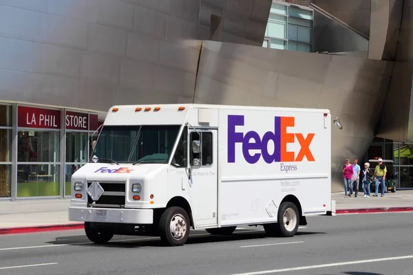 FedEx van parkolt — Stock Fotó