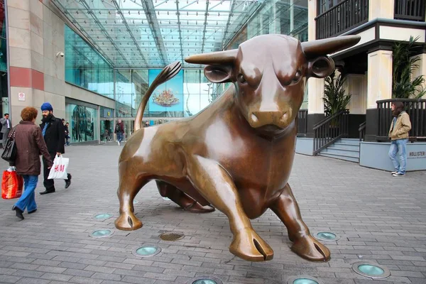 Bull monument, Birmingham — Stock Photo, Image
