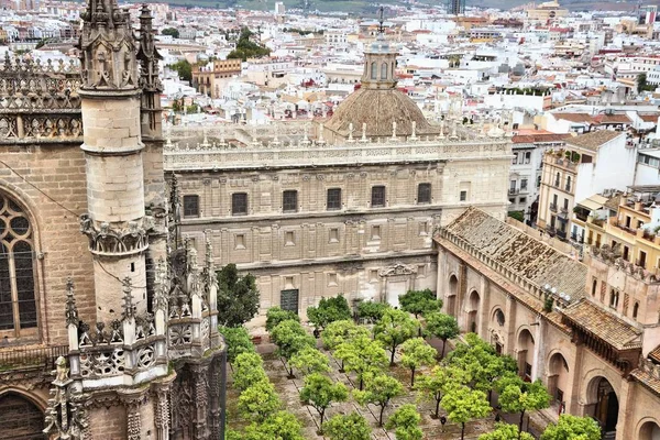 Catedral de Sevilha - arquitetura na Europa — Fotografia de Stock