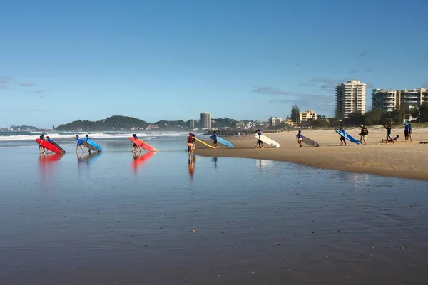 Australia surfers in Queensland — Stock Photo, Image