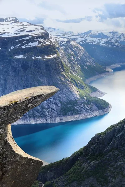 ノルウェーの Trolltunga ロックの説教壇 — ストック写真