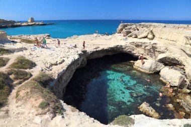 Apulia mağara Yüzme