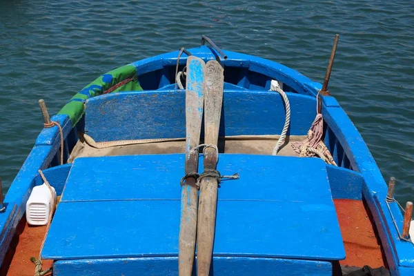 Риболовецьке судно в Італії — стокове фото