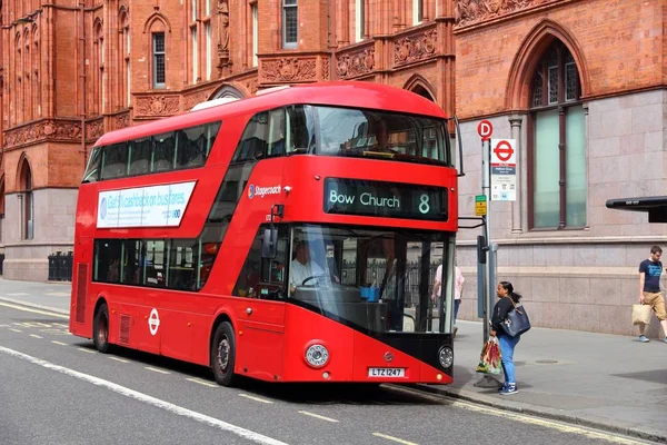 런던 새로운 Routemaster — 스톡 사진