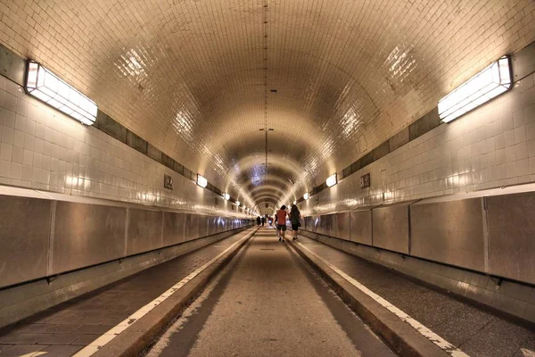 Oude elbe tunnel — Stockfoto