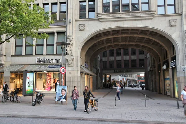Hamburger Rathausmarkt - Stadtansicht — Stockfoto