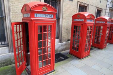 Londra telefon kulübesi
