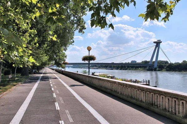 Bratislava cycling path — Stock Photo, Image
