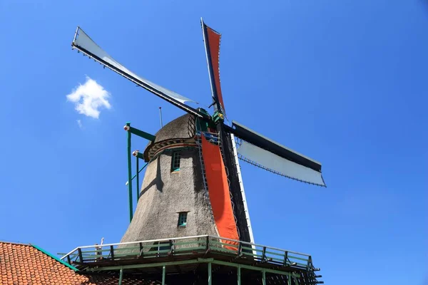 Nederland windmolen - Zaanse Schans — Stockfoto