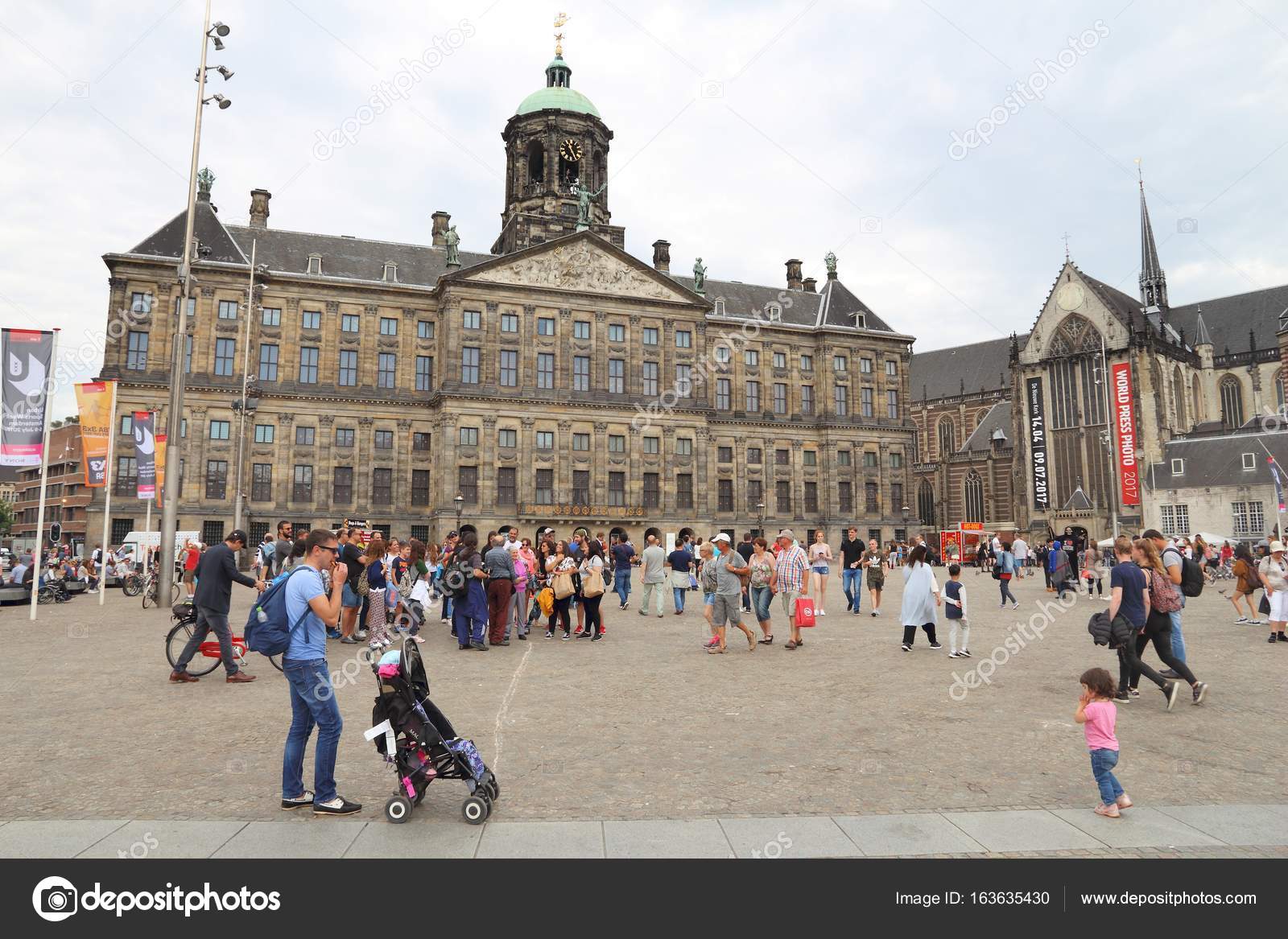 Dam Square, Amsterdam Stock Editorial Photo © tupungato 163635430