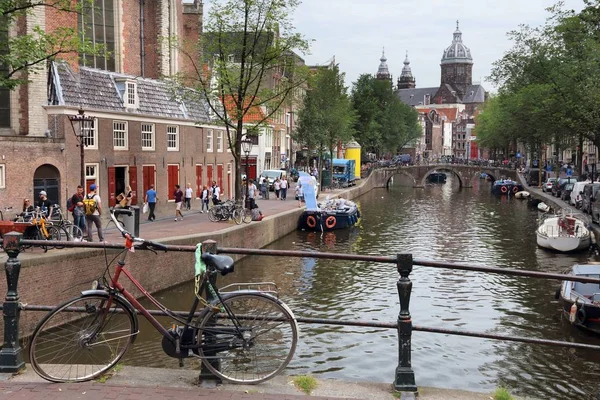 Amsterdam canal paisagem urbana — Fotografia de Stock