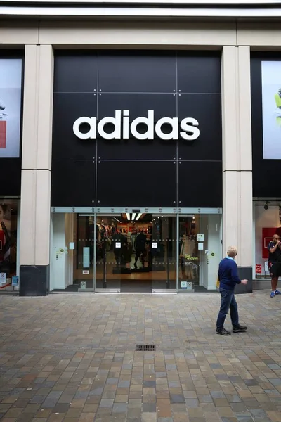 Adidas Uk, Förenade kungariket — Stockfoto