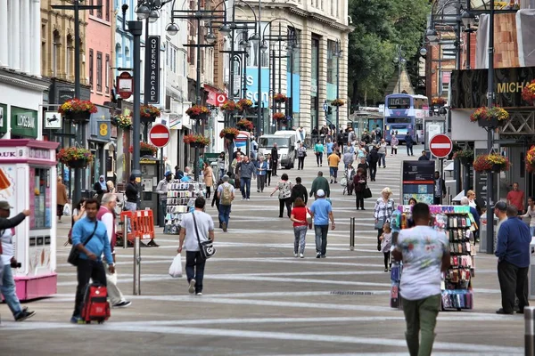 Nakupování Leeds Briggate — Stock fotografie