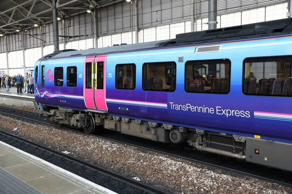 Treno TransPennine Express — Foto Stock