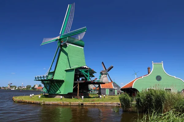 Molino de viento de los Países Bajos - Zaanse Schans —  Fotos de Stock