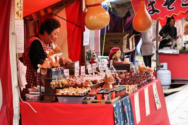 Japonya Hatıra Eşyası Kyoto bit pazarı içinde — Stok fotoğraf