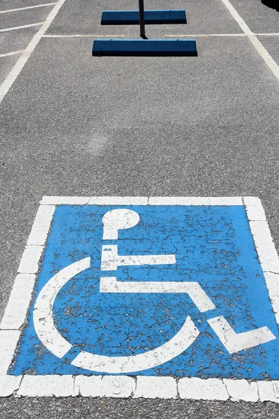 残疾人专用停车美国 — 图库照片