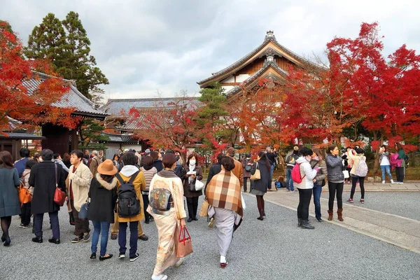 日本の秋の観光客 — ストック写真