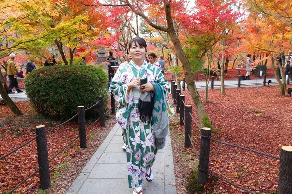 Κιμονό γυναίκα στο Κιότο — Φωτογραφία Αρχείου