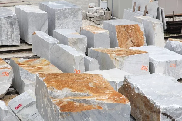 Marmorsteinverarbeitung - Italien — Stockfoto