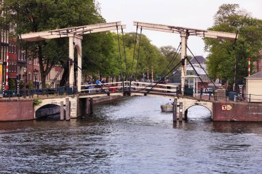 Amsterdam Köprüsü