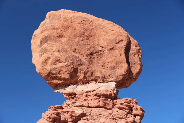 Utah vyvážený Rock — Stock fotografie