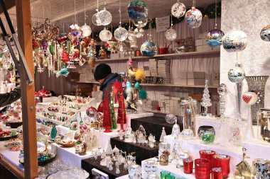 Noel süsler depolamak