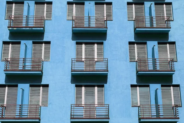 Appartamento edificio balcone — Foto Stock