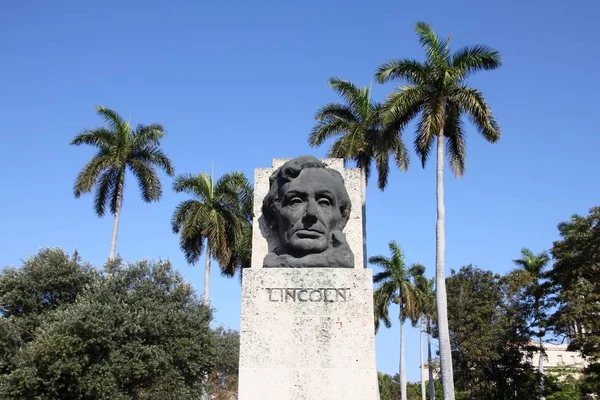 Abraham Lincoln bust, Cuba — Stock Photo, Image