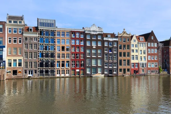 Amsterdam - damrak kanal — Stockfoto