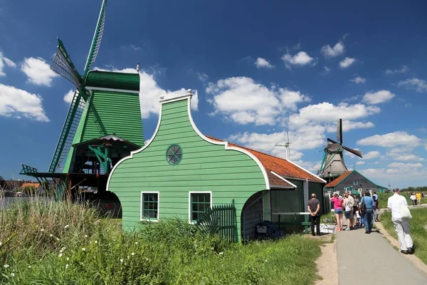 Países Bajos viejo molino de viento —  Fotos de Stock