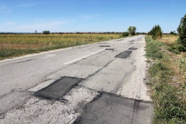 Kötü yol yüzeyi