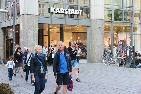 Deutschland shoppen in lubeck — Stockfoto