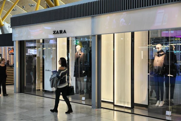 Zara mode - Madrid Barajas flygplats — Stockfoto