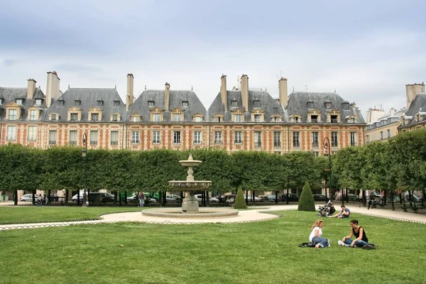 Marais, Paris - arquitetura da cidade — Fotografia de Stock