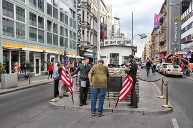 Berlin checkpoint charlie