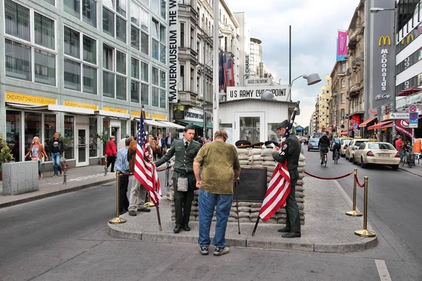Berlin Checkpoint Charlie — Stock Photo, Image