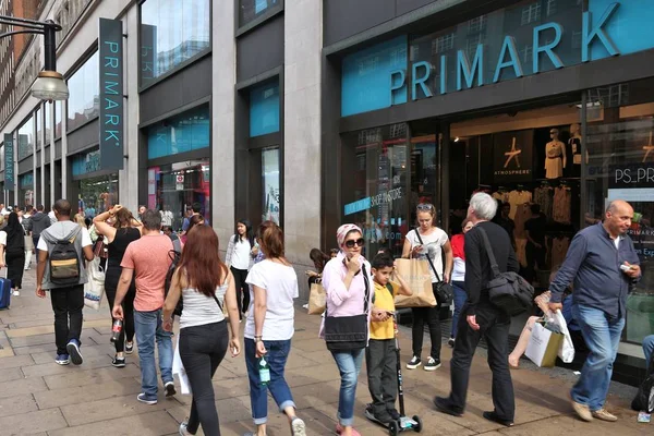 Лондон Primark магазин — стокове фото